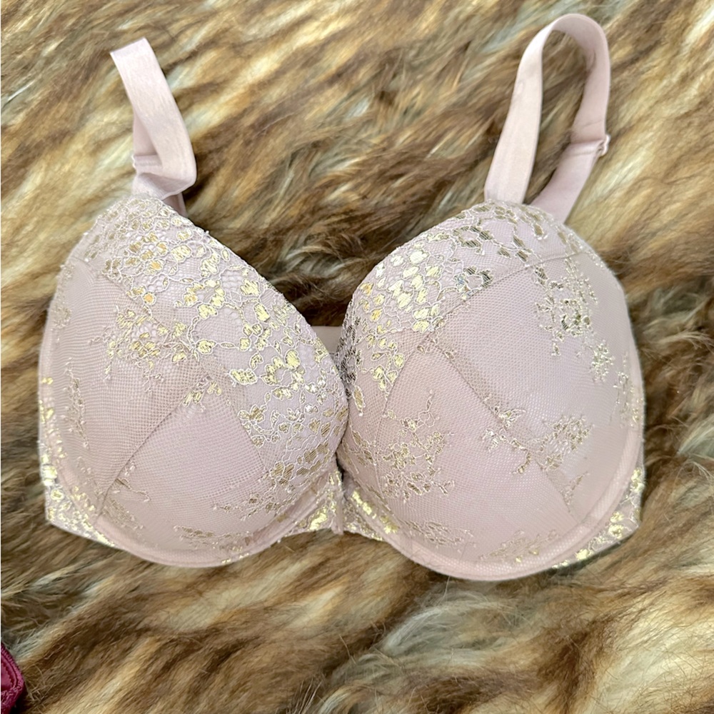 Light pink Victoria’s Secret bra